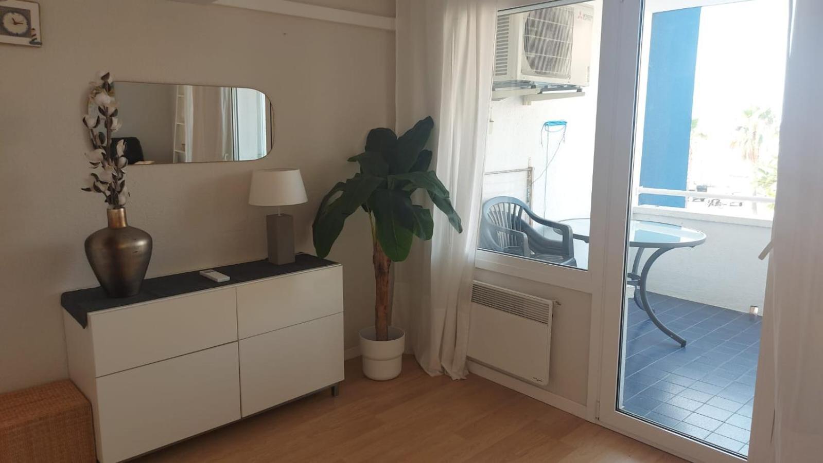 1ª Linea Reformado Y Frente Al Puerto Deportivo Firmamos Contrato Si El Cliente Lo Solicita Aunque Es Necesario Hacer La Reserva Para Poder Comunicarse Hospitalet De L'Infant Ngoại thất bức ảnh